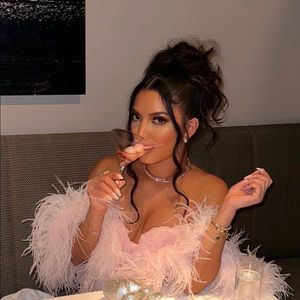 Meet your Posher, Anleah